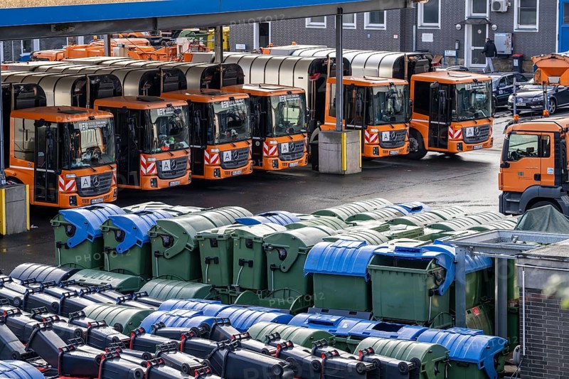 Hagener Entsorgunsbetriebe depot, refuse lorry, various refuse bins, containers, North Rhine-Westphalia, Germany, Europe