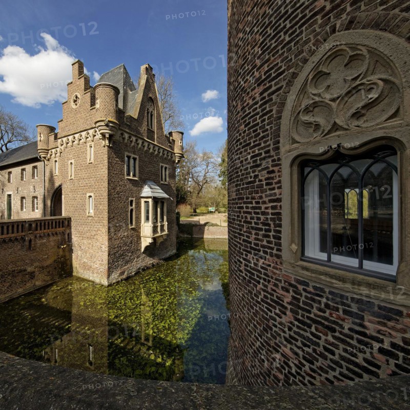 Paffendorf Castle, popular excursion destination, Bergheim, Rhine-Erft district, Rhenish lignite mining area, North Rhine-Westphalia, Germany, Europe