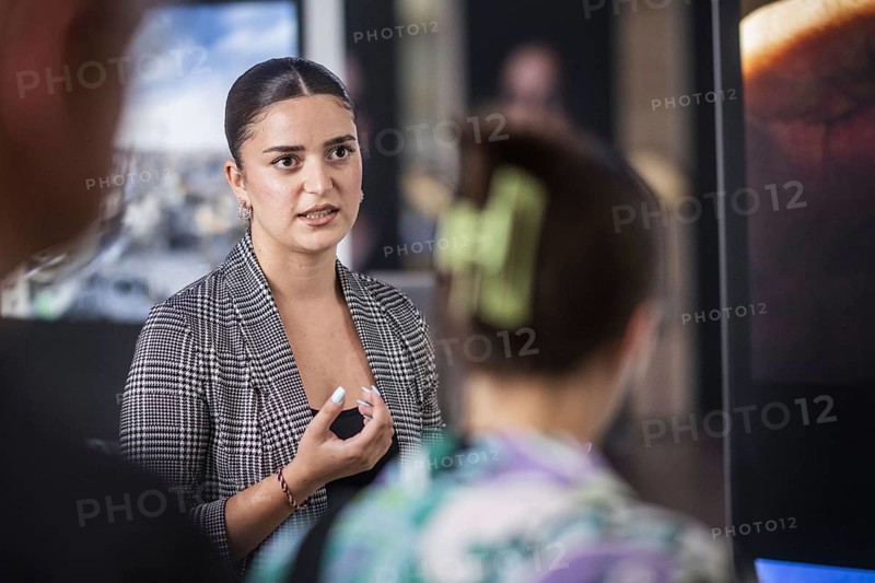 Exhibition at the Federal Foreign Office in Berlin: Jihan Alomar survived the genocide of the Yazidi woman 10 years ago and gives a tour of the exhibition The woman who defeated IS, photographed in Berlin, 22 August 2024