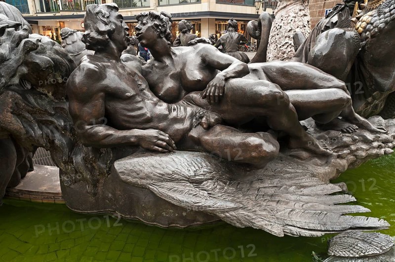 Detailed view of the fountain Das Ehekarussell by sculptor Jürgen Weber, erected in 1984, also known as Hans Sachs Fountain, Nuremberg, Middle Franconia, Bavaria, Germany, Europe
