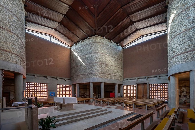 Interior of the Heilig Kreuz Church, opened in 1964, Jahnstr. 41, Weißenburg, Middle Franconia, Bavaria, Germany, Europe