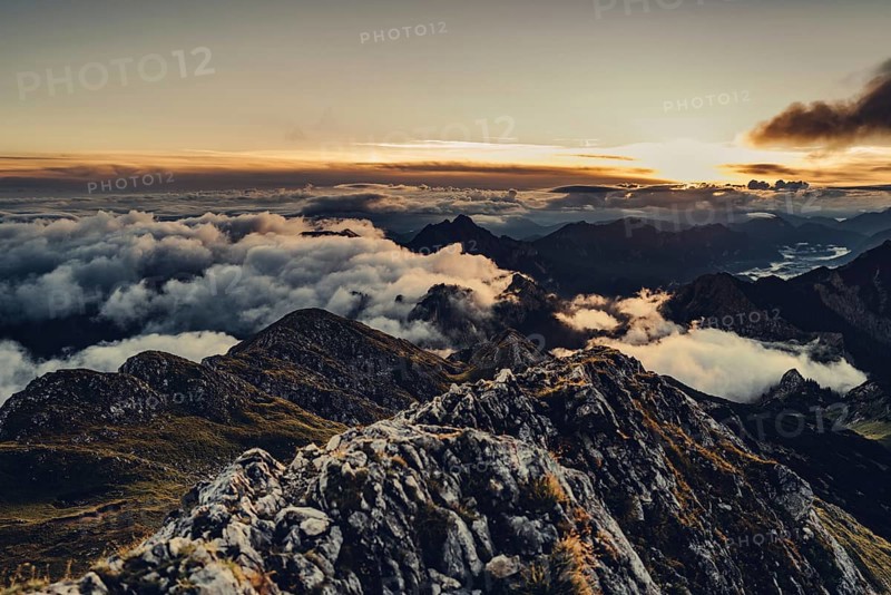Sunrise hike on the Hochplatte in the Ammergau Alps, Ammergebirge in the Allgäu, Bavaria, Germany, Europe