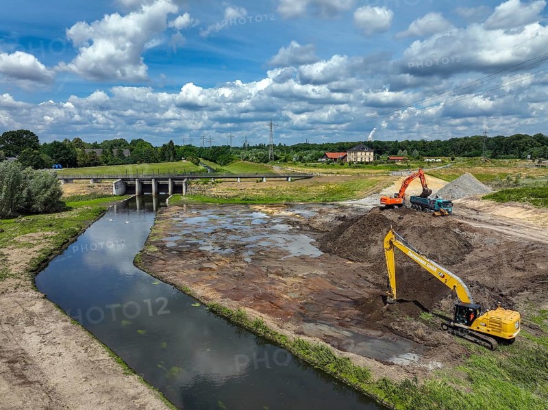 Dortmund / Castrop-Rauxel, North Rhine-Westphalia, Germany, renaturalisation of the Emscher, flood retention basin HRB Mengede. A new floodplain landscape for flood protection and biodiversity is being created at the Emscher-Auen farm. The Emscher, which is currently straightened, will be given curves again and can meander through its new floodplain. The Emscher has been completely free of sewage since 2022 following the construction of a parallel sewer. The river was previously an open, above-ground combined sewer with rainwater and wastewater, Europe
