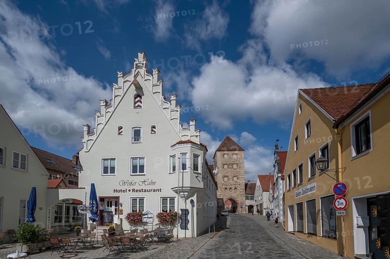 Gasthaus zum Weißen cock, historic house mid 16th century, modern extension, behind the Amerbacher Tor, built around 1350, Wemding, Swabia Bavaria, Germany, Europe