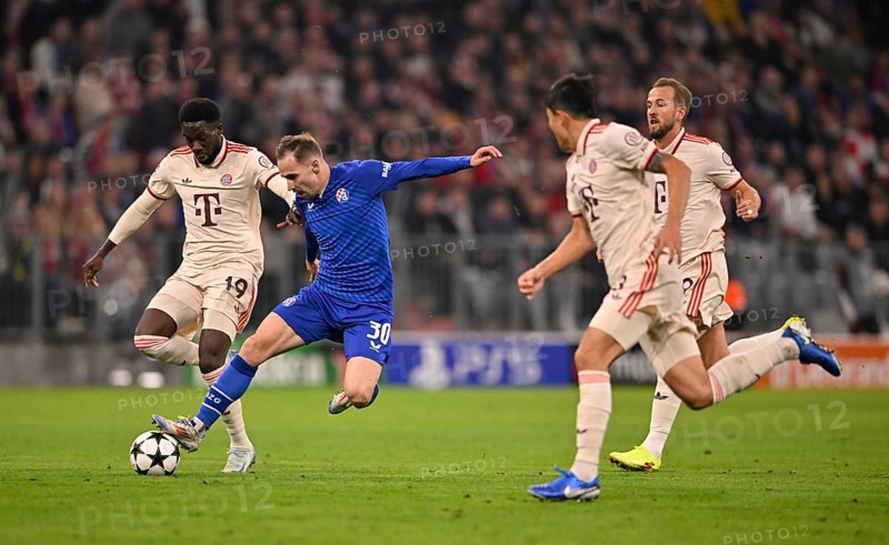 Alphonso Davies Bayern FC Munich FCB (19) v Marko Rog GNK Dinamo Zagreb (30) Harry Kane FC Bayern Munich FCB (09) Min-jae Kim FC Bayern Munich FCB (03) Champions League, Allianz Arena, Munich, Bavaria, Germany, Europe