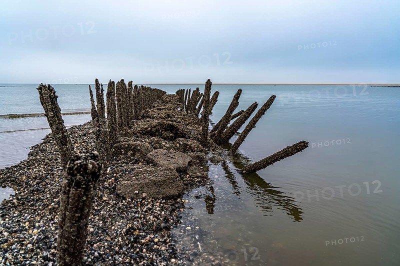 North Sea island of Spiekeroog, East Frisia, in winter, groynes, breakwater on the west beach