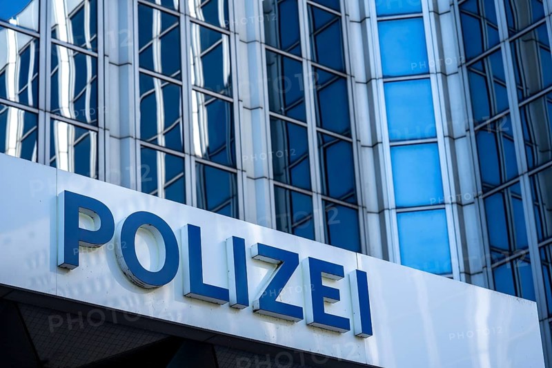 Police, building of a police authority Symbolic image
