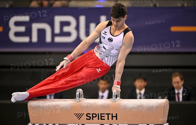 Alexander Kirchner GER pommel horse action gymnastics, EnBW DTB-Pokal, Porsche-Arena, Stuttgart, Baden-Württemberg, Germany, Europe
