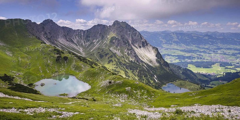 Oberer Gaisalpsee, Unterer Gaisalpsee, behind them Gaisalphorn, 1953m, and Rubihorn, 1957m, Allgäu Alps, Allgäu, Bavaria, Germany, Europe