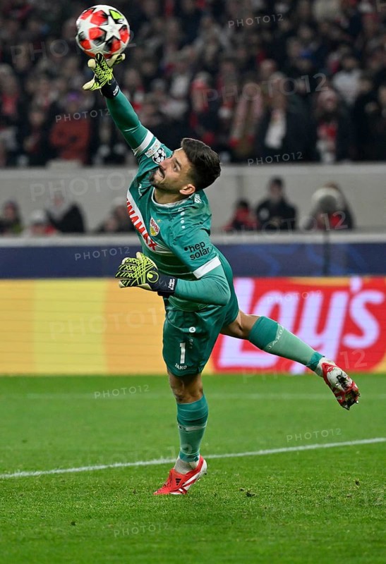 Goalkeeper Fabian Bredlow VfB Stuttgart (01) Parade Brilliant save Champions League action, MHPArena, MHP Arena Stuttgart, Baden-Württemberg, Germany, Europe