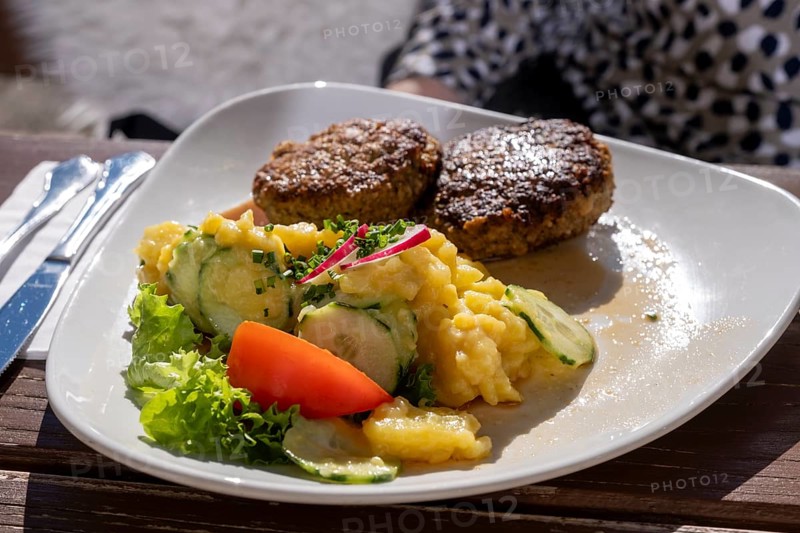 Meatballs, Food, Gasthaus Märznhof, Nantesbuch, Penzberg, Upper Bavaria, Bavaria, Germany, Europe