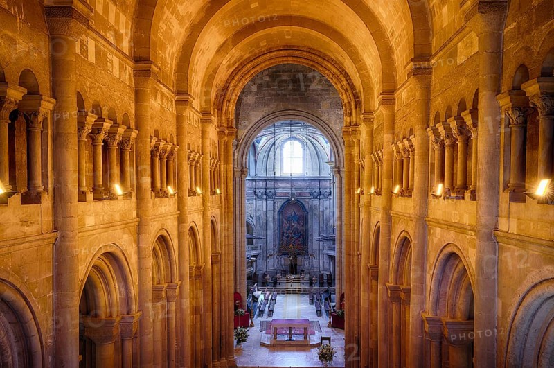 Interior view, nave, choir, Lisbon Cathedral, Sé Patriarcal de Lisboa or Igreja de Santa Maria Maior, Lisbon, Portugal, Europe