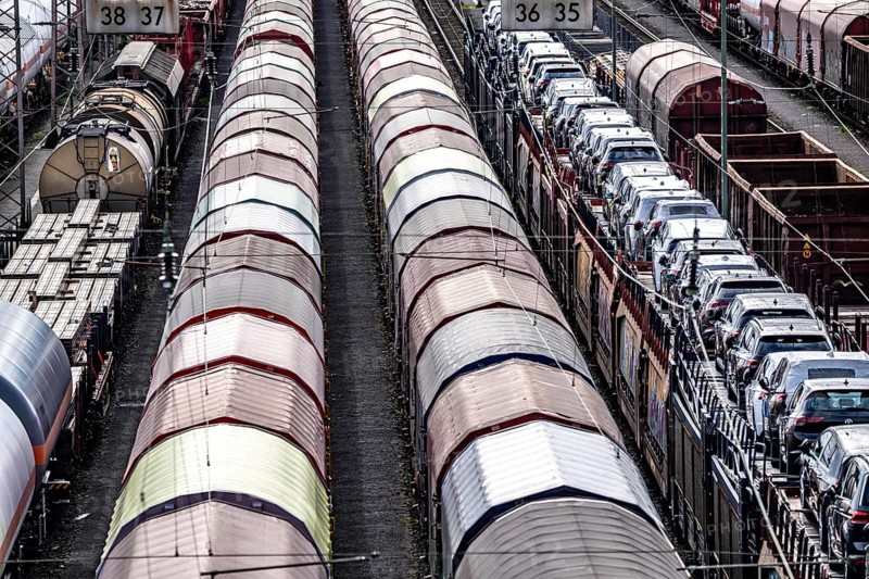 The Hagen-Vorhalle marshalling yard, one of the 9 largest in Germany, is located on the Wuppertal-Dortmund railway line and has 40 directional tracks on which goods trains are assembled, North Rhine-Westphalia, Germany, Europe