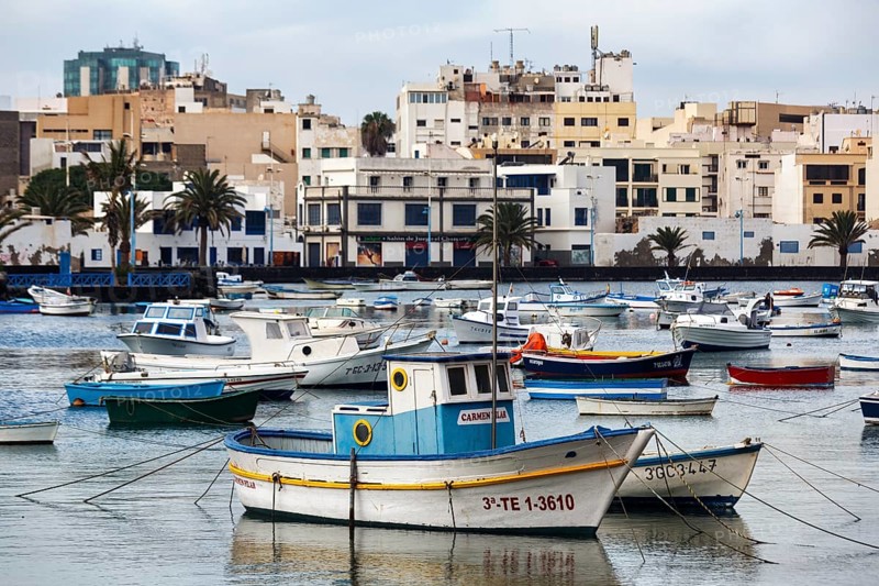 Fishing boats in Charco de San Ginés harbour, lagoon in La Puntilla district, Arrecife, Lanzarote, Canary Islands, Canary Islands, Spain, Europe