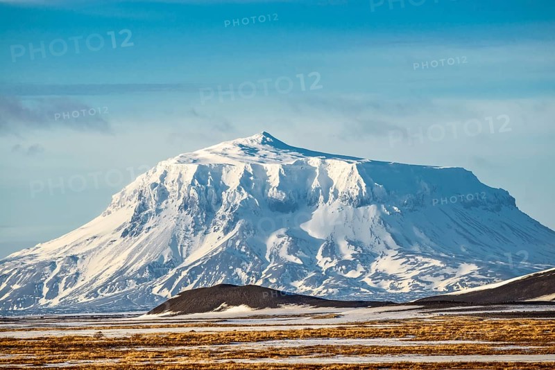 Mt. Herdubreid in winter, snowcovered, seen from farm Mödrudalur located between lake Myvatn and Egilsstadir, northeast Iceland