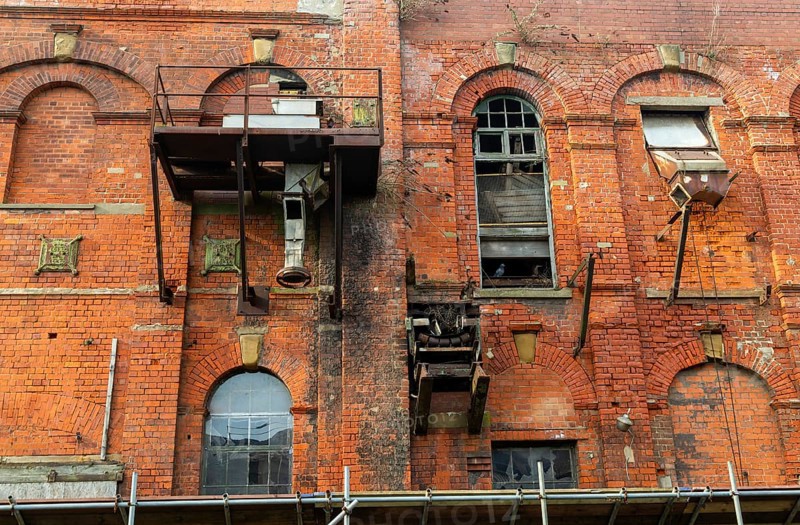 Derelict ruin of Great Grimsby Ice Factory built in 1900, Grimsby docks, north east Lincolnshire, England, UK