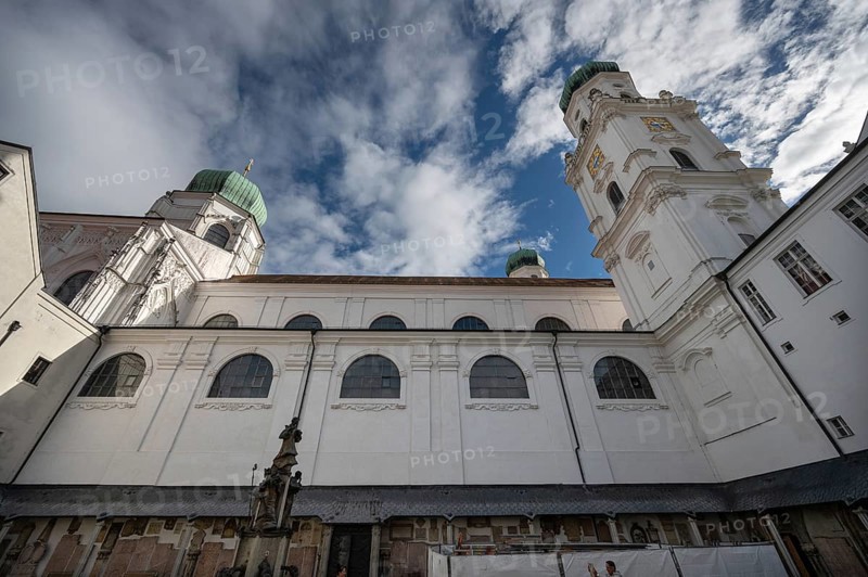 St Stephen's Cathedral seen from the inner courtyard, Passau, Lower Bavaria, Bavaria, Germany, Europe