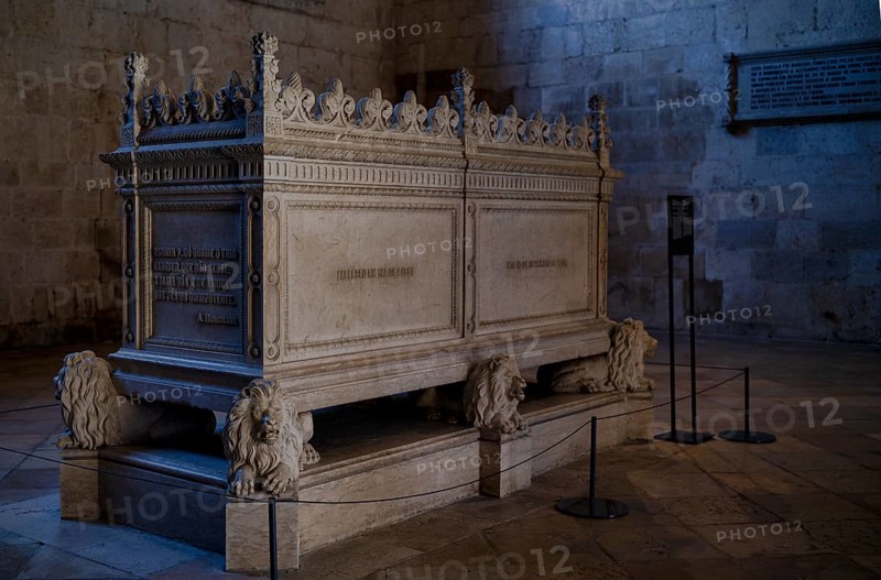 Tomb of Alexandre Herculano, Chapter House, Hieronymite Monastery Mosteiro dos Jerónimos, also known as Mosteiro de Belém, Belém, Lisbon, Portugal, Europe