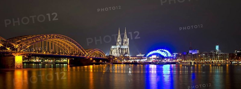 Hohenzollern Bridge with Cathedral and Musical Dome, Rhine embankment, Cologne, Rhineland, North Rhine-Westphalia, Germany, Europe
