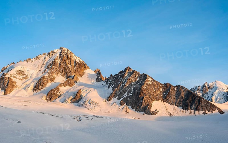 High alpine mountain landscape at sunset, summit of the Aiguille de Chardonnet and Glacier du Tour in the evening light, glacier and mountain peaks, Chamonix, Haute-Savoie, France, Europe
