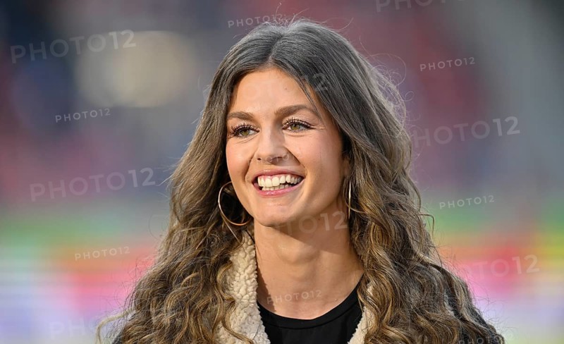 SKY presenter Mara Mones Portrait smiles Voith-Arena, Heidenheim, Baden-Württemberg, Germany, Europe