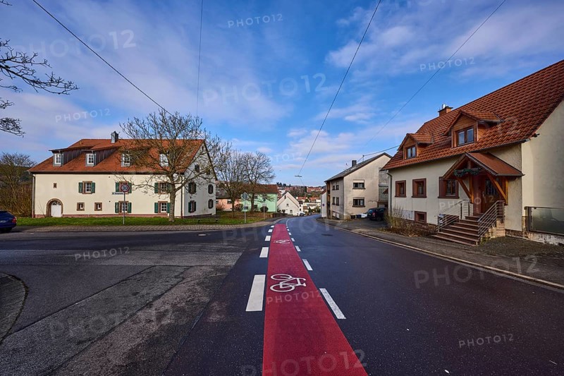 Farmhouse Uchtelfangen, listed building, shepherd's house, historical, meadow, blue sky with cumulus clouds, residential buildings, cycle path, trees, intersection Hirtenbergstraße with In der Gaß, district Uchtelfangen, Illingen, district Neunkirchen, Saarland, Germany, Europe