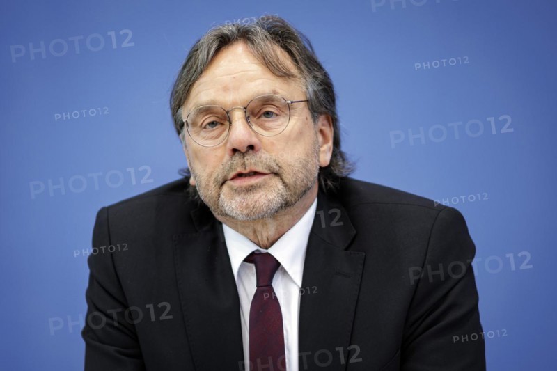 Michael Groß, Chairman of the Executive Board of the AWO Federal Association, spoke at a press conference on the topic of Averting cuts, securing future investments: In favour of a change of course in financial and budgetary policy at the Federal Press Conference. Berlin, 11.04.2024