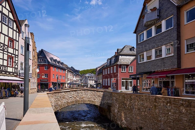 Sandstone bridge over the Erft in the town centre of Bad Münstereifel, Eifel, Euskirchen district, North Rhine-Westphalia, Germany, Europe