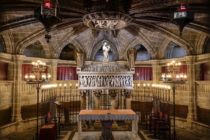 Crypt of St Eulalia, Cathedral, Catedral de la Santa Creu i Santa Eulalia, Barcelona, Catalonia, Spain, Europe
