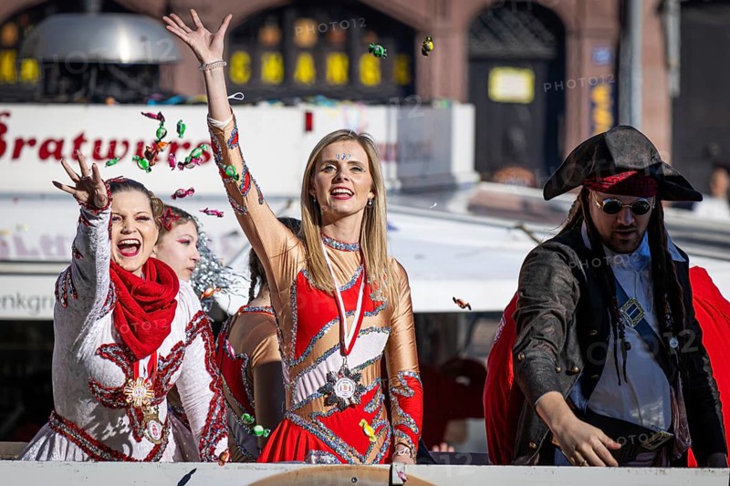 The Frankfurt carnival parade crosses the Römerberg in Frankfurt am Main, Römerberg, Frankfurt am Main, Hesse, Germany on 2 March 2025