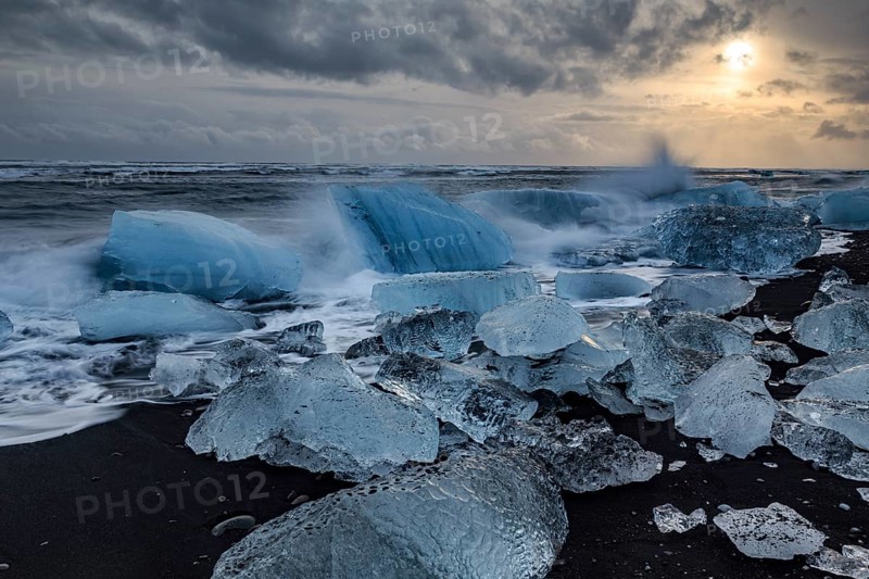 Ice floes on the beach, waves, sea, clouds, sunlight, winter, Diamond Beach, Breidamerkursandur, Jökulsarlon, Iceland, Europe