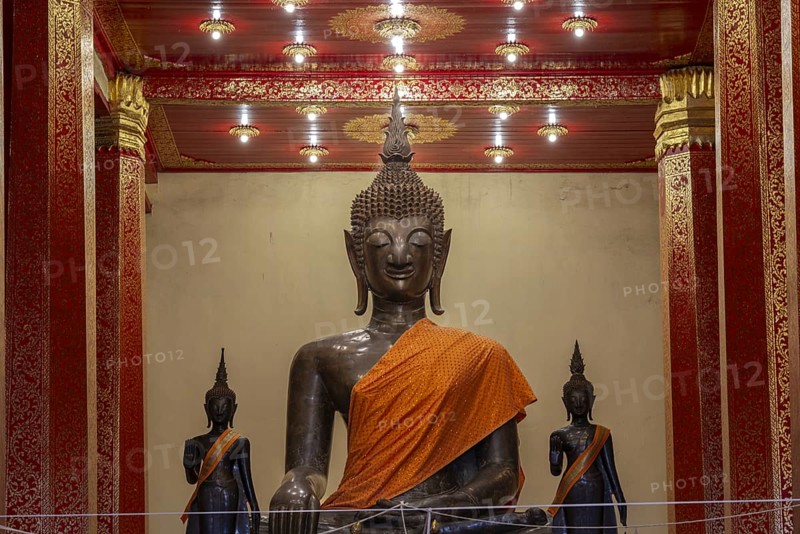 Buddha statue, Bhumispara-mudra, Buddha Gautama at the moment of enlightenment, Wat Ong Teu, Vientiane, Laos, Asia
