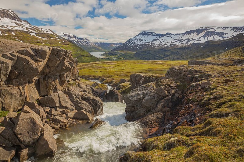 Rapids of the river Fossa i Pjorsardal, close to the Haifoss waterfall. E Iceland