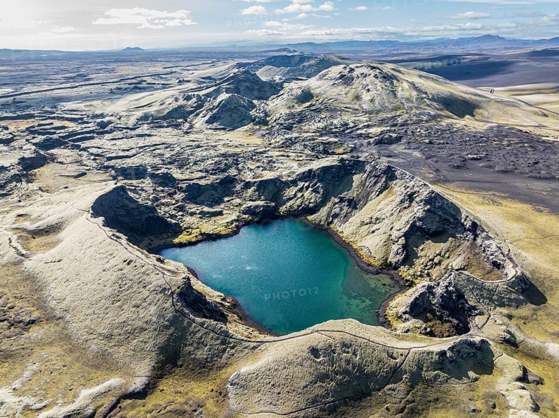 Lake in Tjarnargigur crater, moss-covered Laki crater or Lakagígar, series of craters, aerial view, interior highlands of Iceland, Suðurland, Iceland, Europe