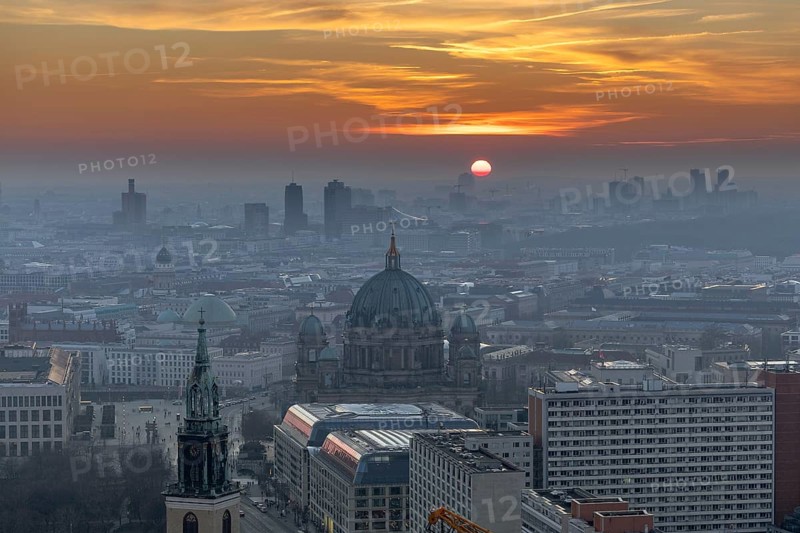 View from the Hotel Park Inn towards the west, Berlin Cathedral in the foreground, sunset, Berlin, Germany < english> View from the Hotel Park Inn towards the west, Berlin Cathedral in the foreground, sunset, Berlin, Germany, Europe
