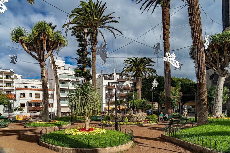 Fountain in the Plaza de la iglesia, Puerto de la Cruz, Tenerife, Canary Islands, Spain, Europe