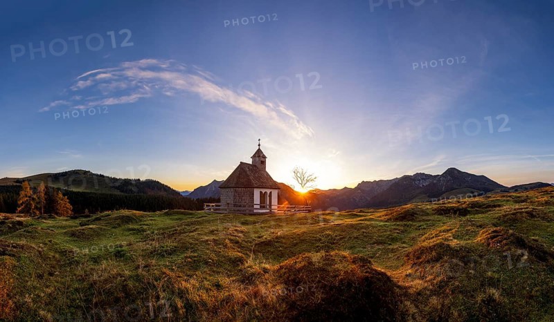 Sunrise on the Postalm with the Postalm chapel, Osterhorn group, Salzkammergut, Salzburg province, Austria, Europe