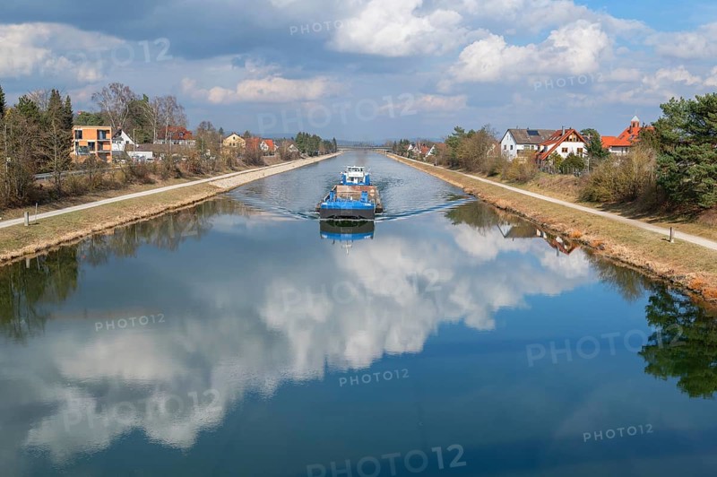 Cargo ship on the Main-Danube Canal, Möhrendorf, Bavaria, Germany, Europe