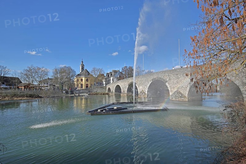 Historic Old Lahn Bridge and Hospital Church, Lahn, fountain, water features, stone arch bridge, Wetzlar, Hesse, Germany, Europe