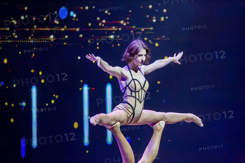 Rose garden Mannheim: Award Night 2024 / Rhine-Neckar Sports Award. Image: Performance by the Ukrainian sports acrobatics trio TRIO THREE G