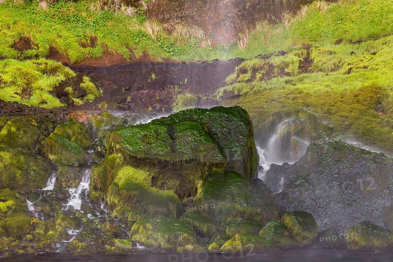 Waterfall Seljalandsfoss, 60 m high, located in southern iceland