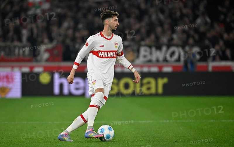 Atakan Karazor VfB Stuttgart (16) Action on the ball MHPArena, MHP Arena Stuttgart, Baden-Württemberg, Germany, Europe
