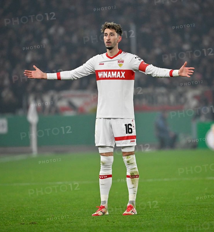 Atakan Karazor VfB Stuttgart (16) Gesture Gesture DFB Cup, MHPArena, MHP Arena Stuttgart, Baden-Württemberg, Germany, Europe
