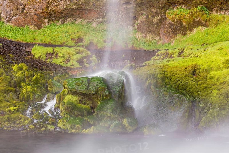 Waterfall Seljalandsfoss, 60 m high, located in southern iceland