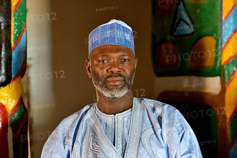 Local man wearing a traditional Muslim dress, Ngaoundéré, Adamawa Region, Cameroon, Africa