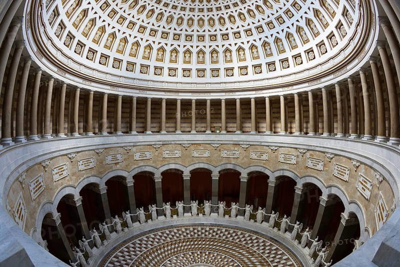 Interior, hall and dome with a total of 34 angels, goddesses of victory 3, 3 metres high, monument Befreiungshalle Kehlheim, round hall with dome, 45 m high, 29 m diameter, classicism, built 1842 to 1863 by Friedrich von Gärtner and Leo von Klenze, Michelsberg, Kelheim, Lower Bavaria, Bavaria, Germany, Europe