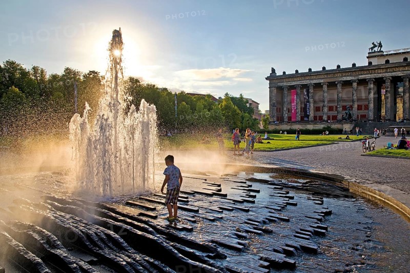 Fountain with Pleasure Garden and Old Museum, Collections of Classical Antiquities of the National Museums in Berlin, Museum Island, Berlin, Germany, Europe