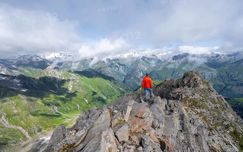 Mountaineer on the summit of Lasörling, view of the mountain panorama of the Venediger Group, Lasörling Group, Hohe Tauern National Park, East Tyrol, Tyrol, Austria, Europe