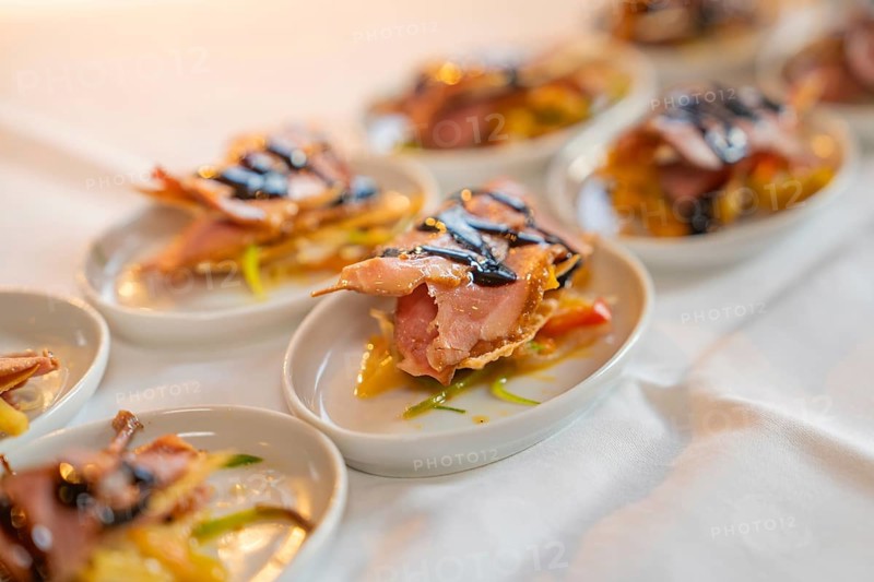 Small plates with ham and decorative balsamic sauce, appetisingly served, Europäischer Hof, Königsbach, Germany, Europe