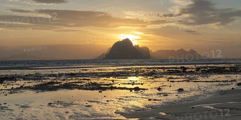 Structures in the sand, sunrise at low tide on the beach of Koh Ngai Island, Andaman Sea, Satun Province, Southern Thailand, Thailand, Asia